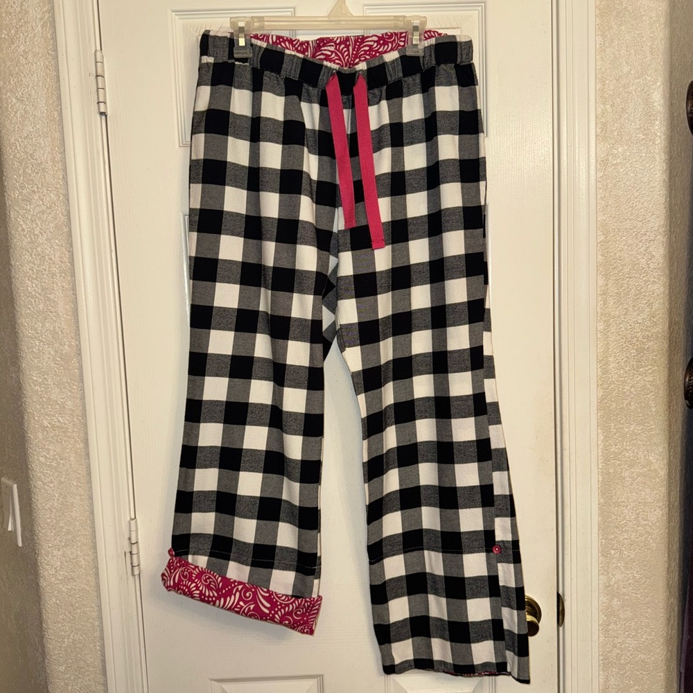 World Market -100% Cotton Flannel- Buffalo Plaid Reversible Roll Up Lounge Pants - Picture 5 of 13